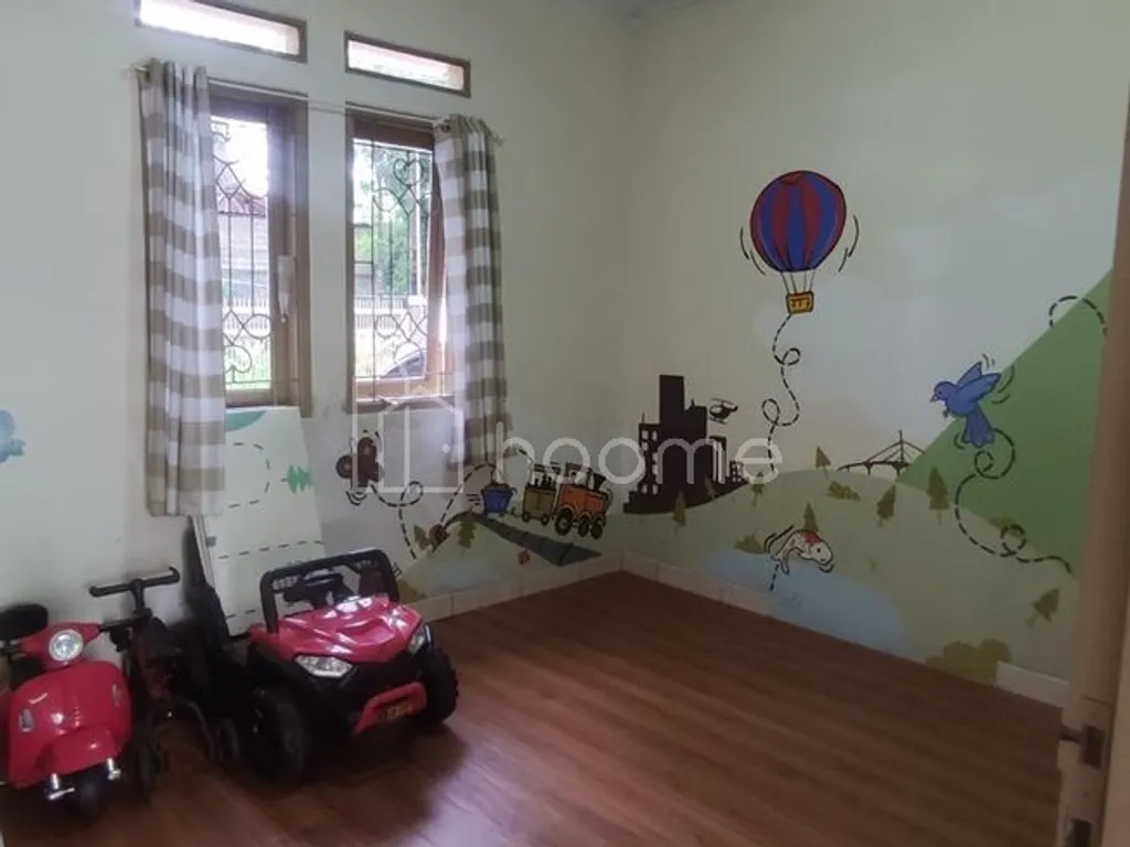 JUAL MURAH siap huni SHM strategis di Pinus Regency