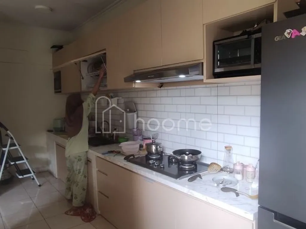 JUAL MURAH siap huni SHM strategis di Pinus Regency