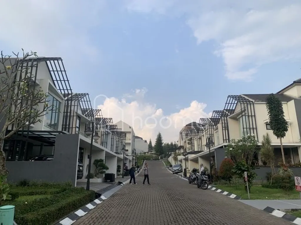 Rumah mewah cantik dibawah harga pasar di komplek pondok hijau