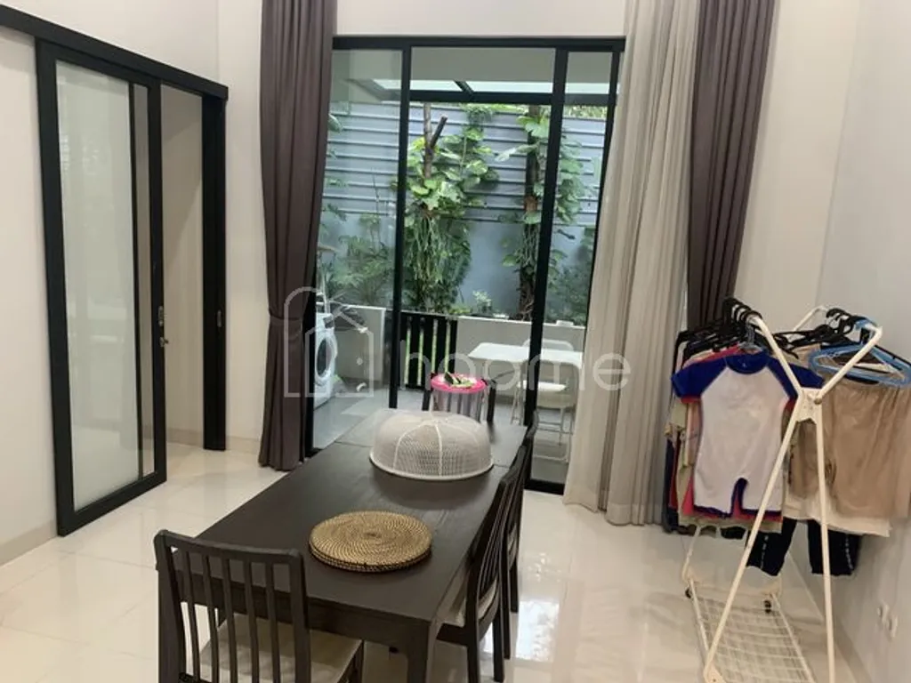 Rumah mewah cantik dibawah harga pasar di komplek pondok hijau