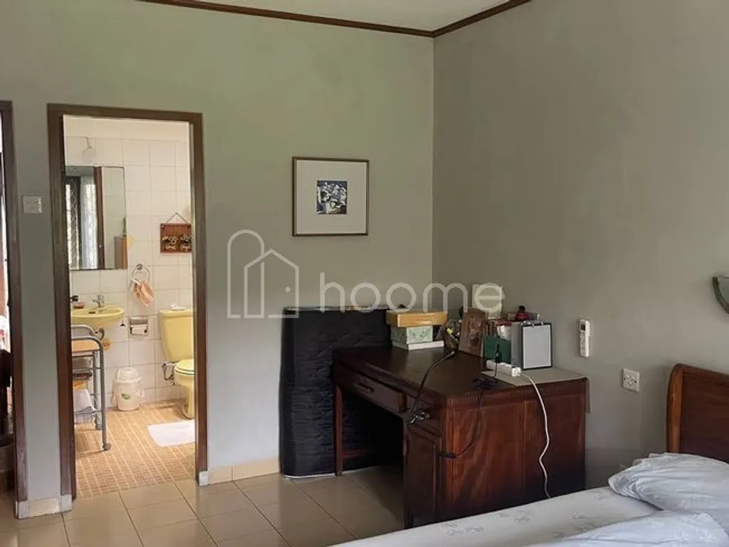 Dijual rumah clasic luas di cigadung dekat dago