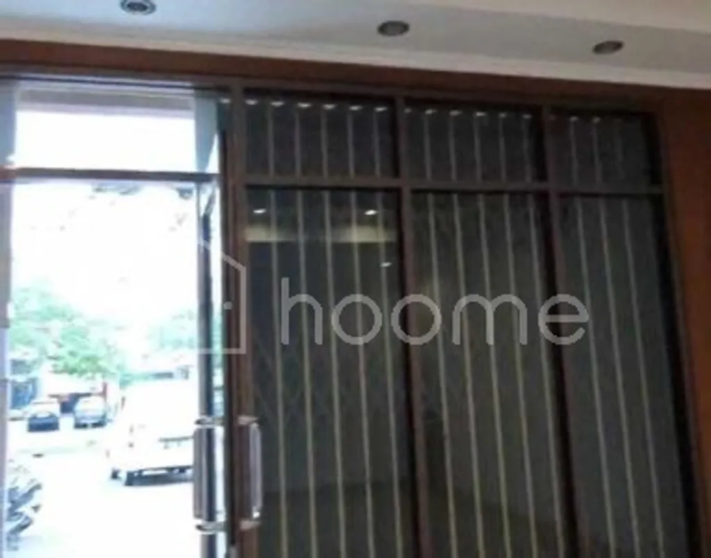 Disewa Ruko 3 Lantai Berlokasi Strategis di Harapan Indah Bekasi