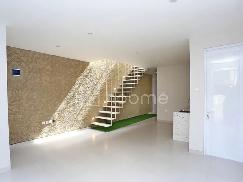 Rumah baru arcamanik cisaranten deign tropical house