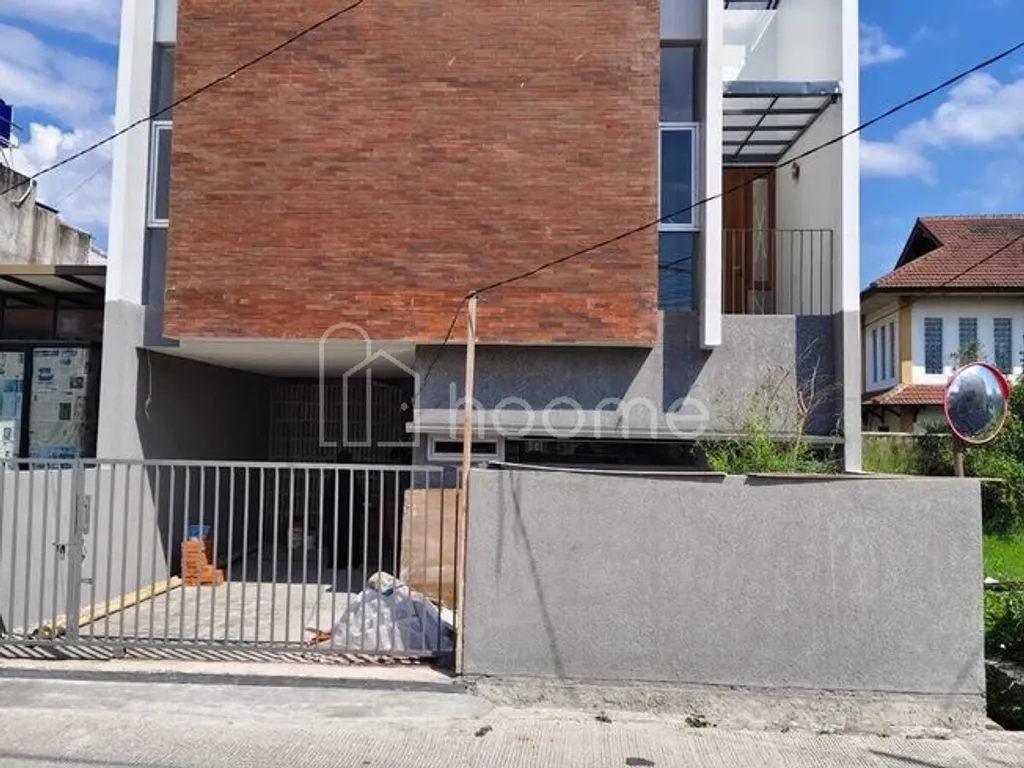 RUMAH BARU MODERN KUBIK INDUSTRIAL CISARANTEN ARCAMANIK