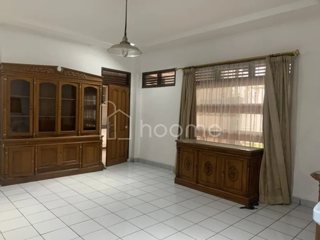 Dijual rumah mewah luas di komplek unpad cigadung