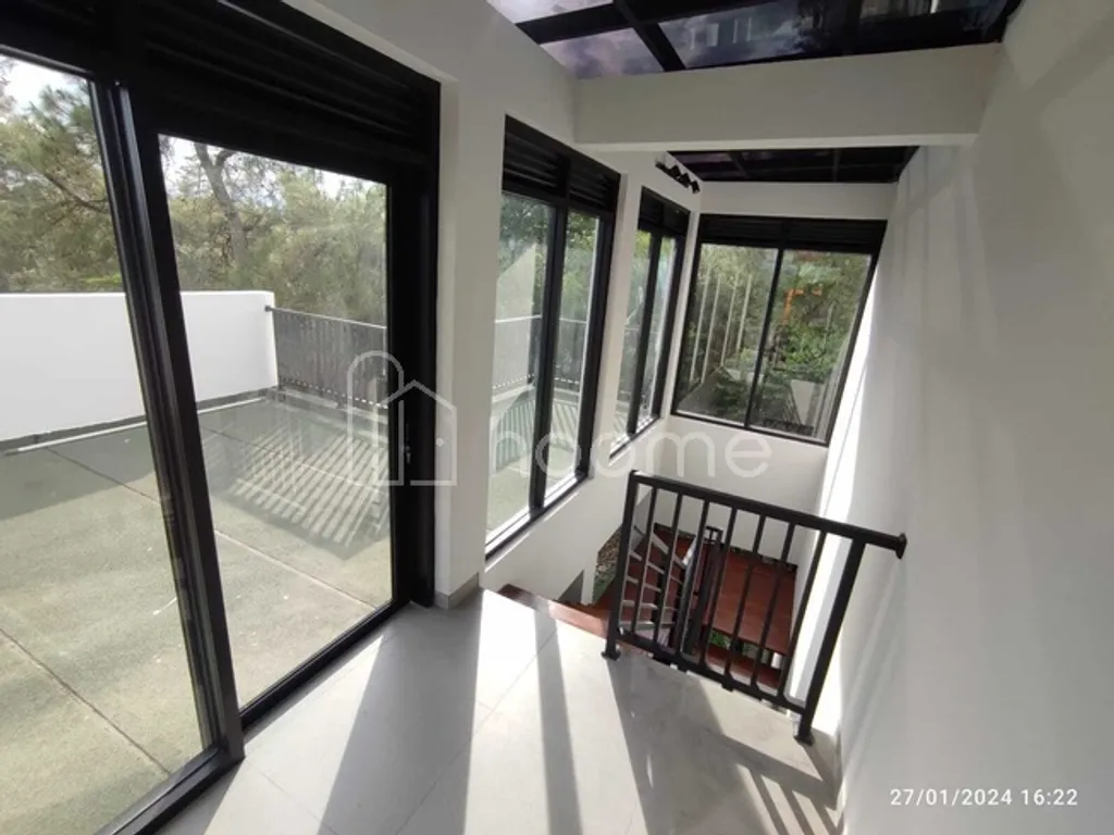 rumah indent free desain cigadung dekat dago