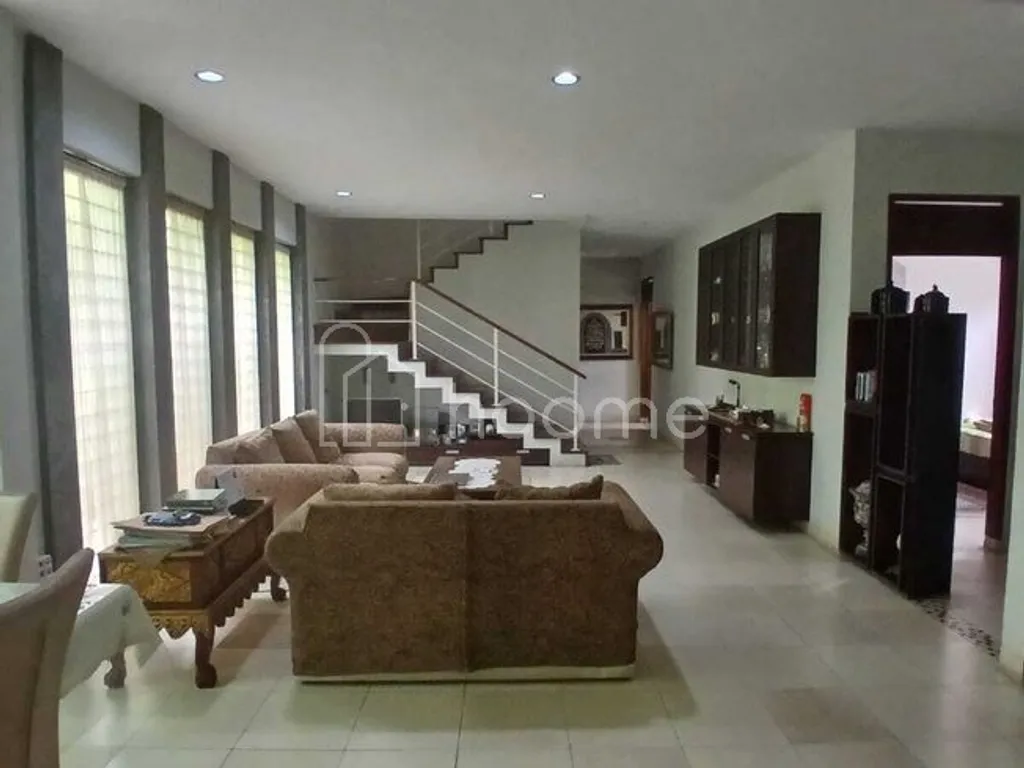 Dijual rumah dikomplek unpad cigadung tanah luas 6 kamar