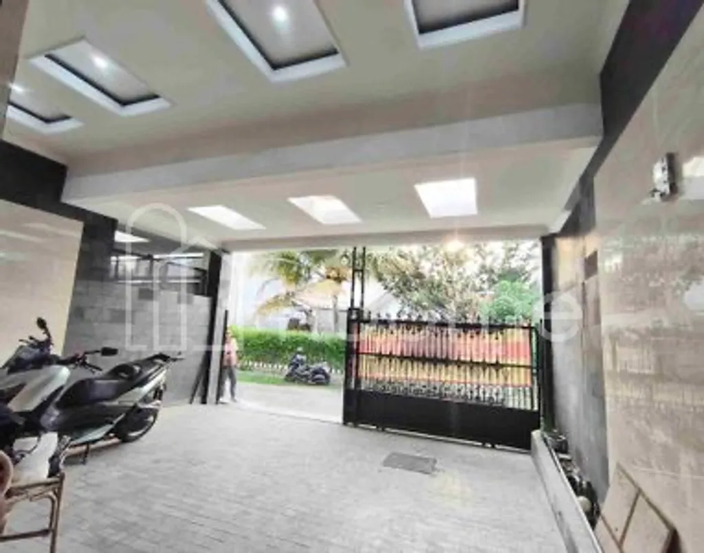 rumah mewah dijual diturangga dekat karawitan