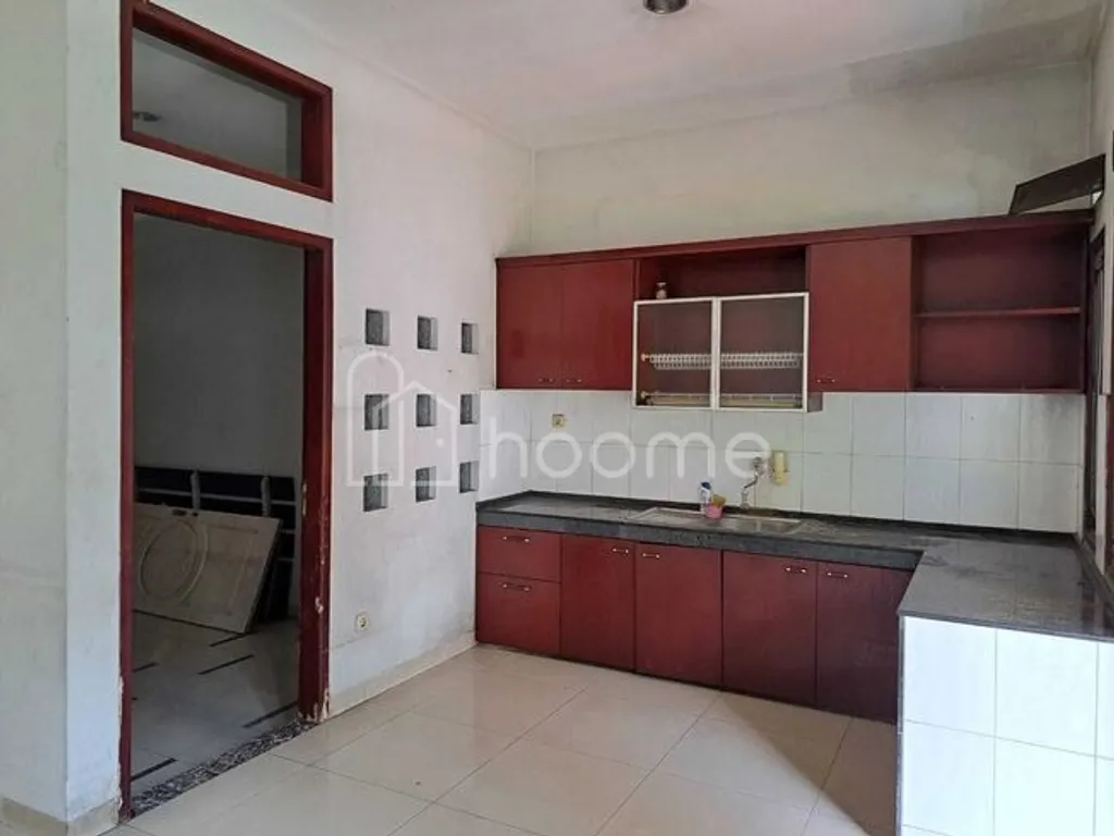 Dijual cepat rumah 2 lantai harga murah dan siap huni di Batununggal Indahh