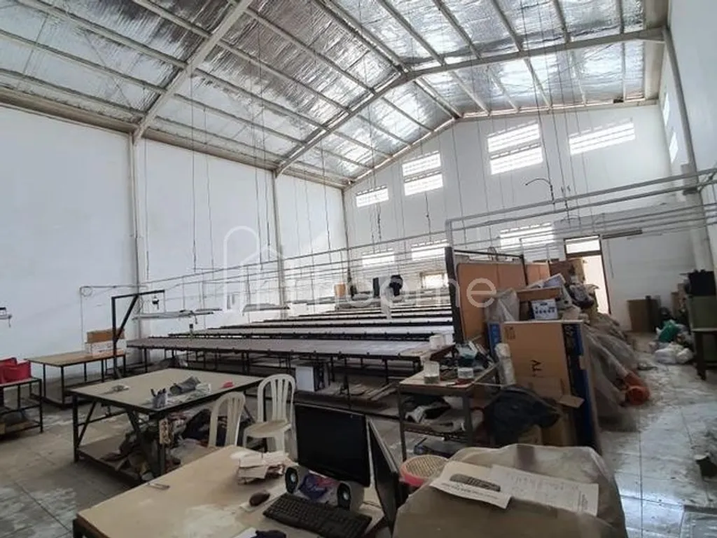 Dijual Rumah dan Gudang di Leuwisari