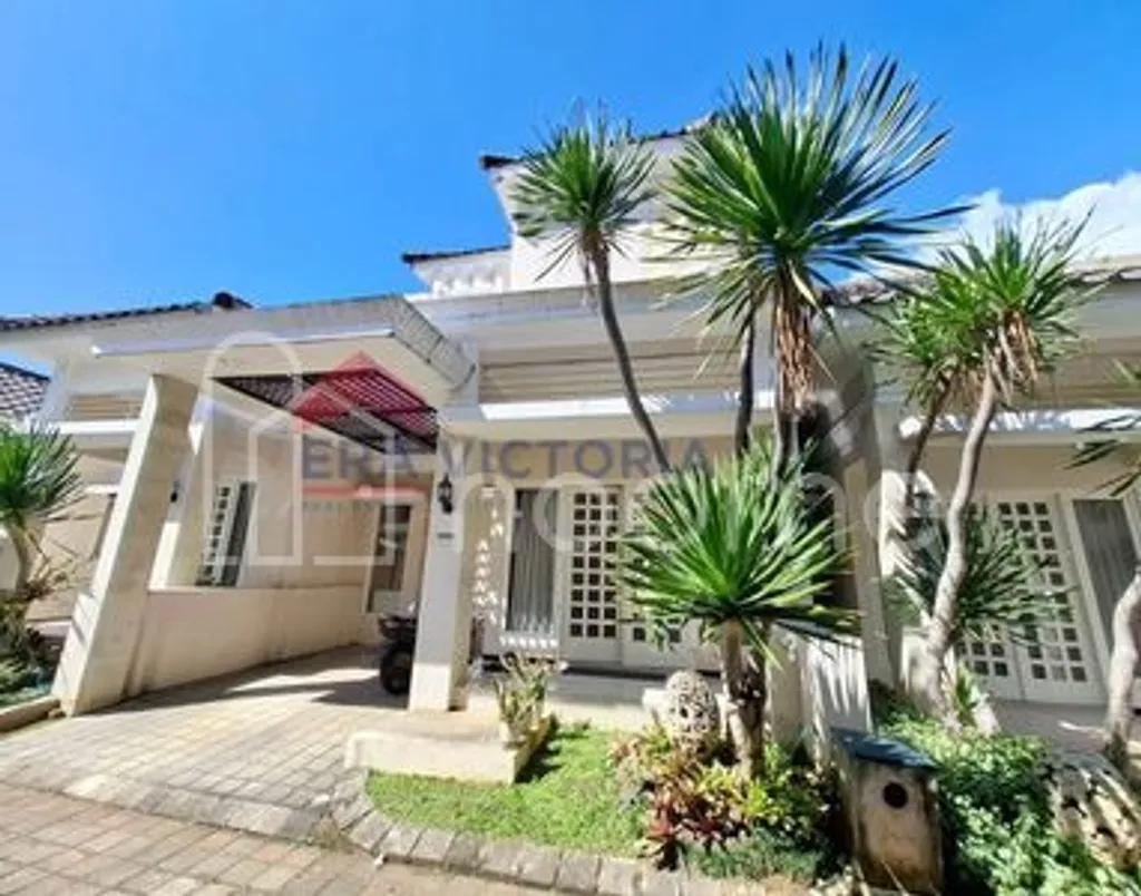 Rumah Perumahan Akses Mudah Dekat Kampus Unmer, Supermarket