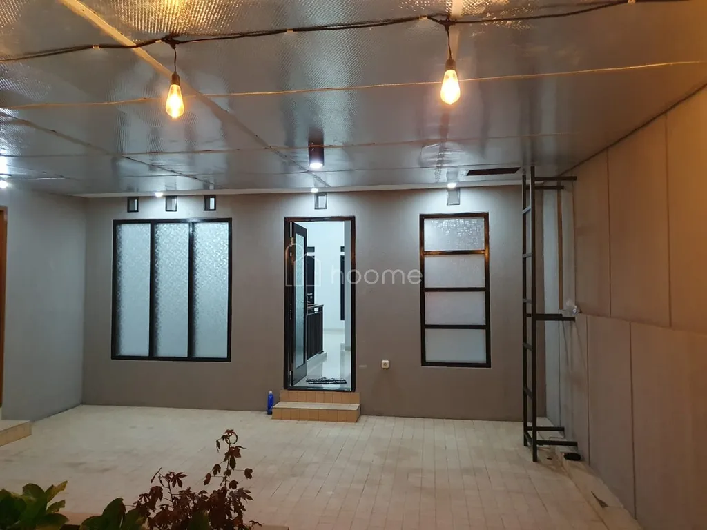 Dijual Rumah Mewah 6KT 5KM 320m² Full Furnished di Setiabudi Bandung Cocok untuk Keluarga Besar!