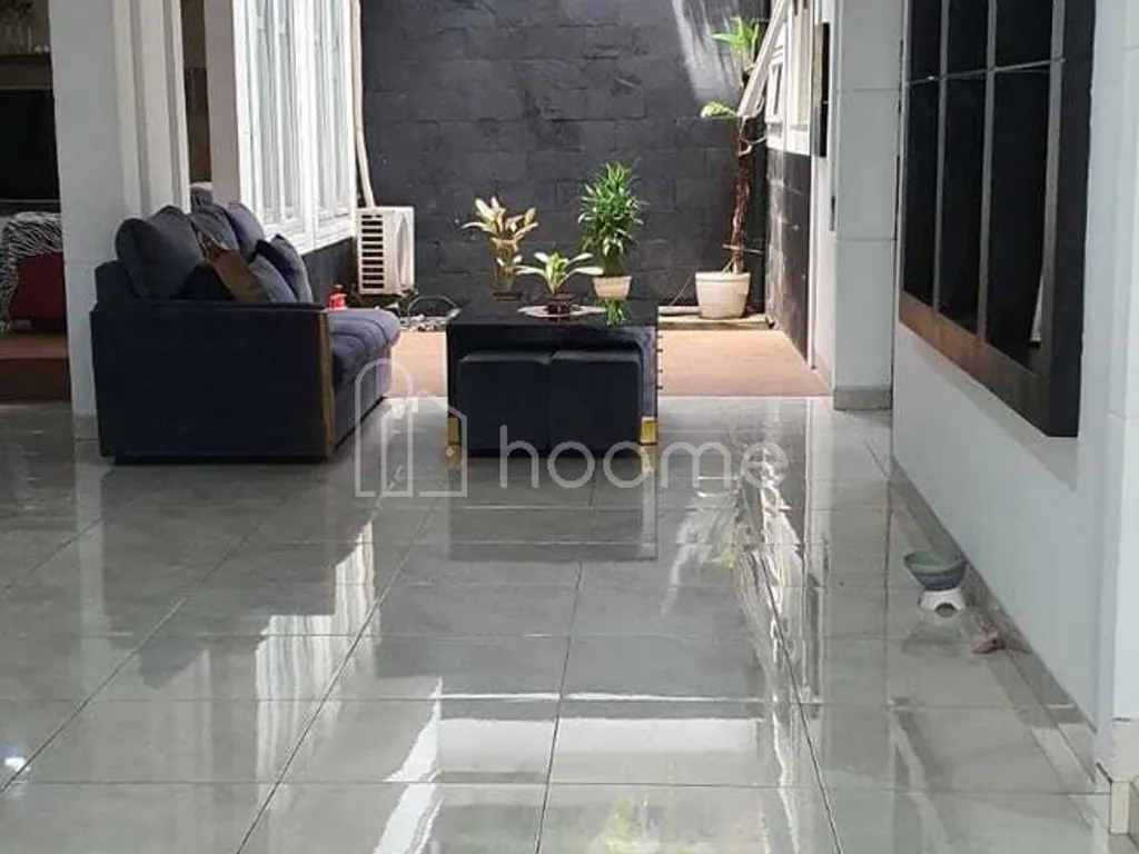 Rumah Dijual SHM 2 Lantai, Harga Nego, BU