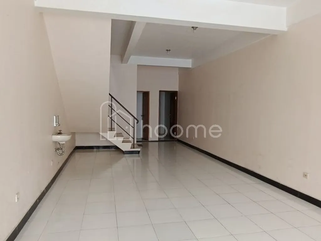 Ruko lembah hijau Lippo Cikarang, sudah renovasi siap pakai