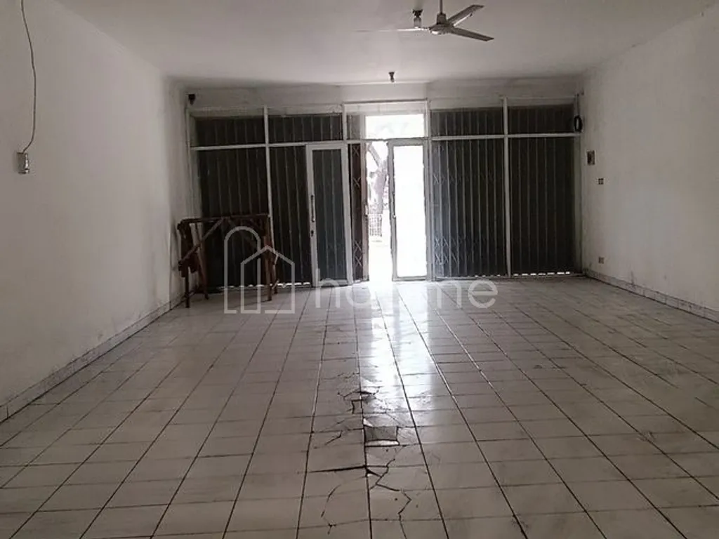 Dijual ruko 2 lantai lebar 6 meter di jalan utama