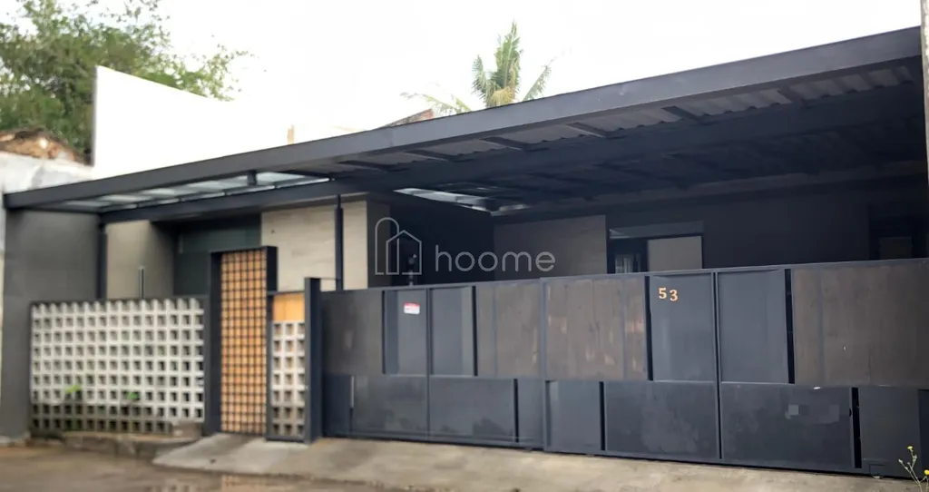 Rumah Bagus Nyaman Semi Furnished di Taman Holis Indah Bandung