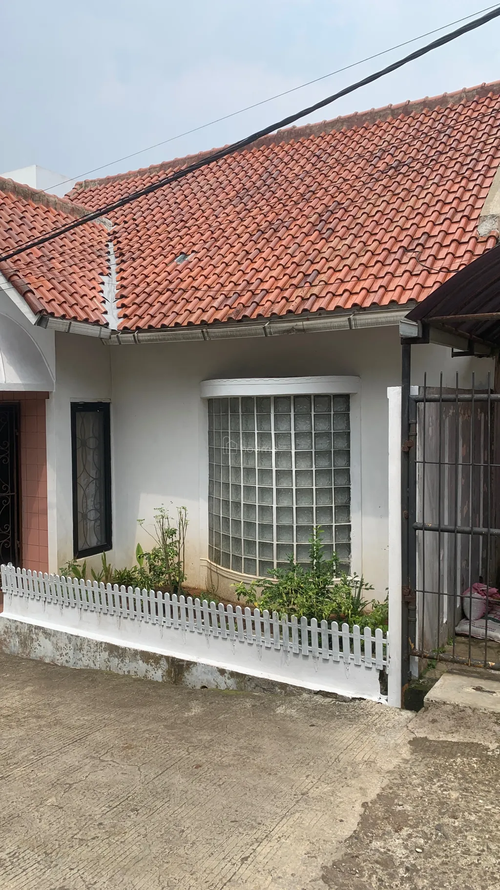 Rumah Nyaman di Udara Sejuk Dekat Jalur Wisata Lembang