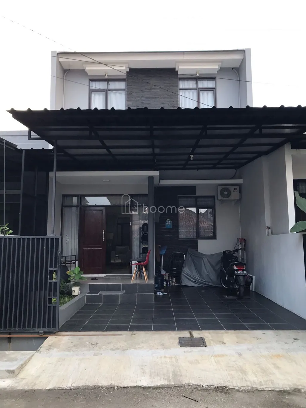 DIJUAL RUMAH SIAP HUNI DI KOMPLEK MARGAHAYU METRO