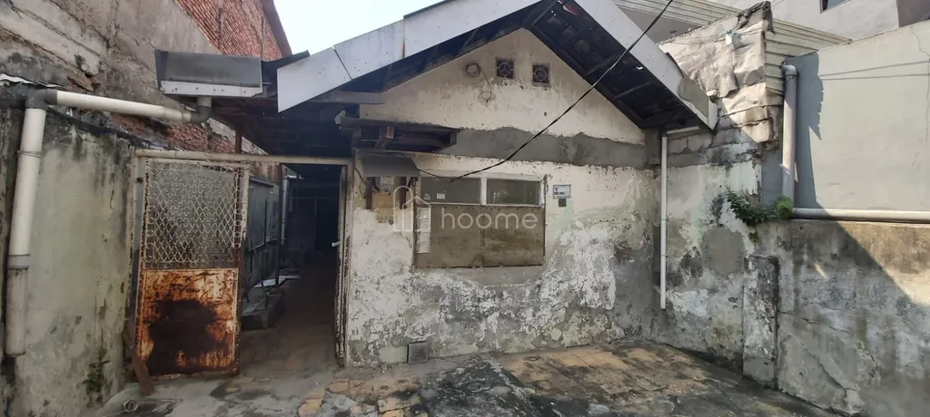 Jual Rumah Tua hitung tanah di daerah Mangga Besar sangat strategis