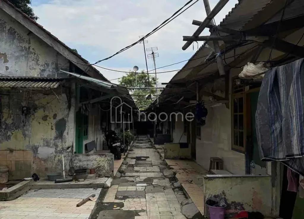DIJUAL CEPAT! KONTRAKKAN 10 PINTU + TANAH 1.400 m² – LOKASI STRATEGIS KRAGILAN