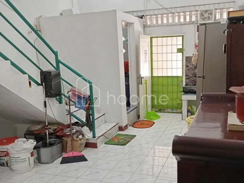 Dijual Rumah 3 Lantai di Jalan Pembangunan Iv, Glugur Darat II