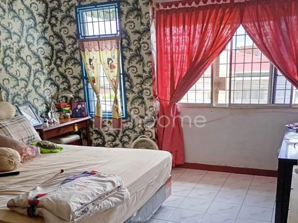 Dijual Rumah 3 Lantai di Jalan Pembangunan Iv, Glugur Darat II