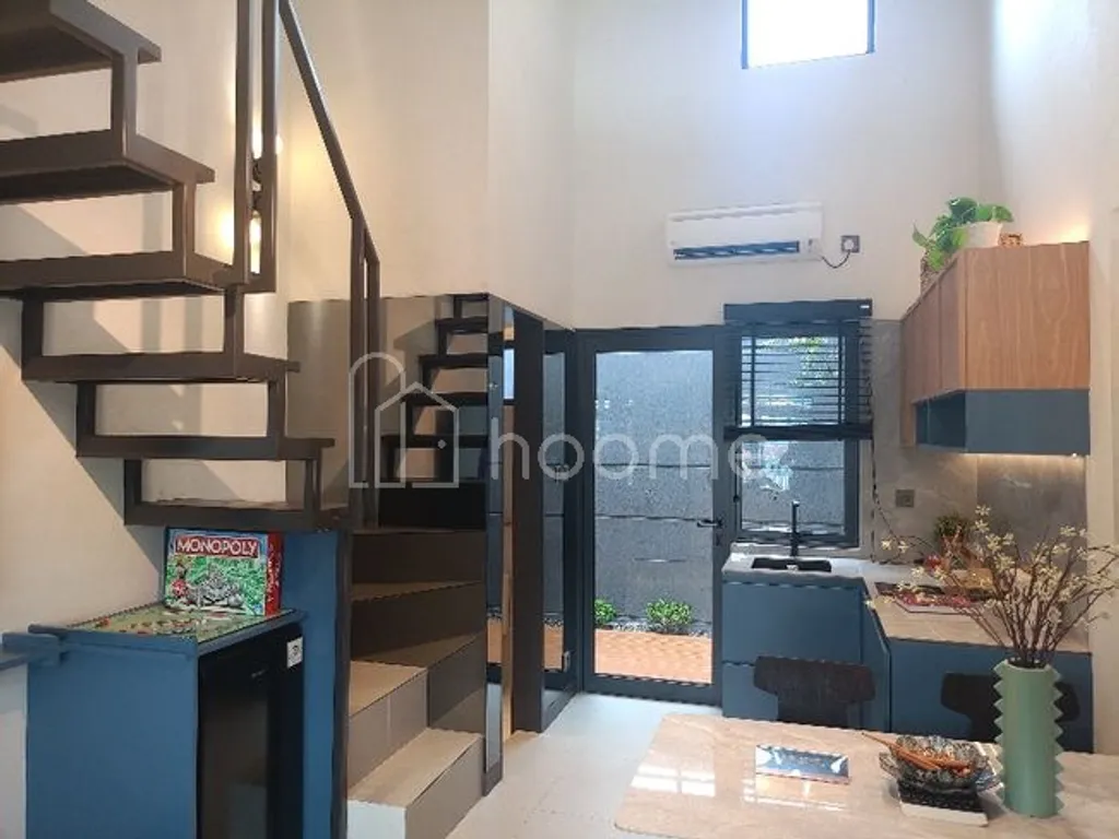 Rumah Minimalis konsep Mezzanine di Gading Serpong