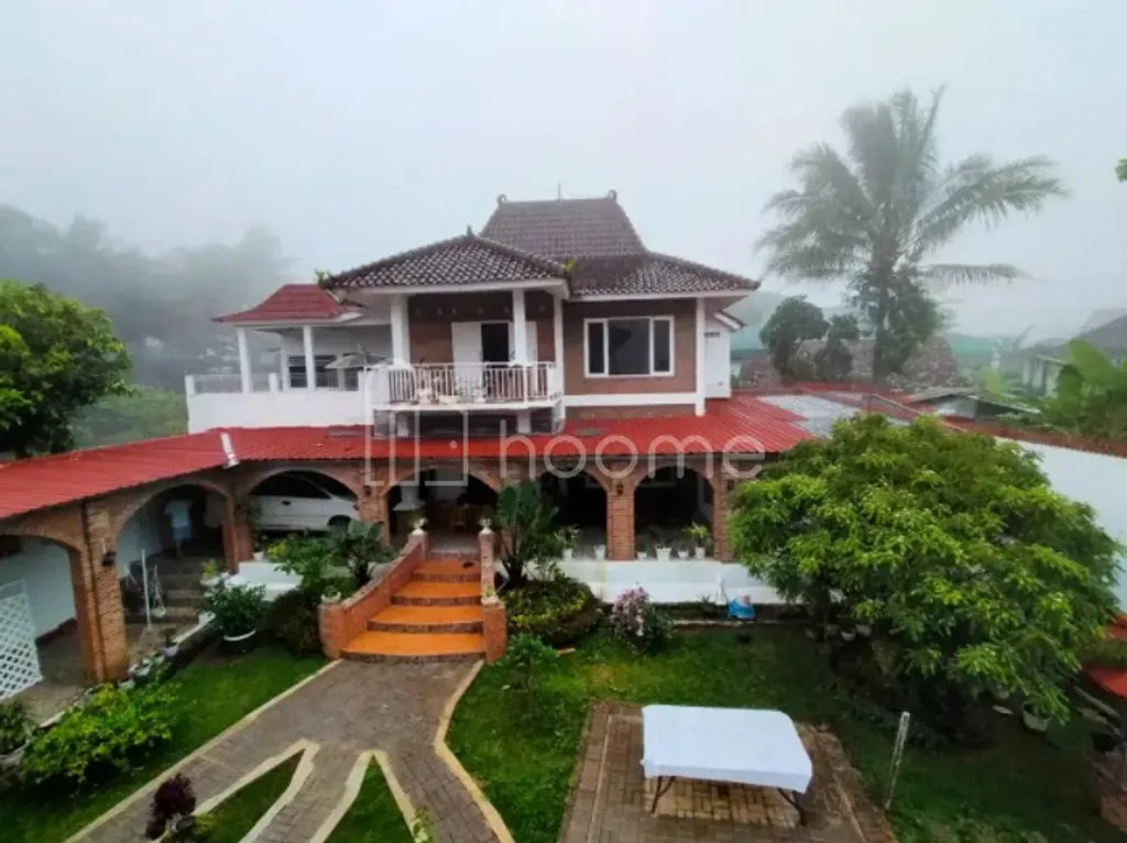 Di jual rumah tepi sawah dgn pemandandangan indah dan udara sejuk.