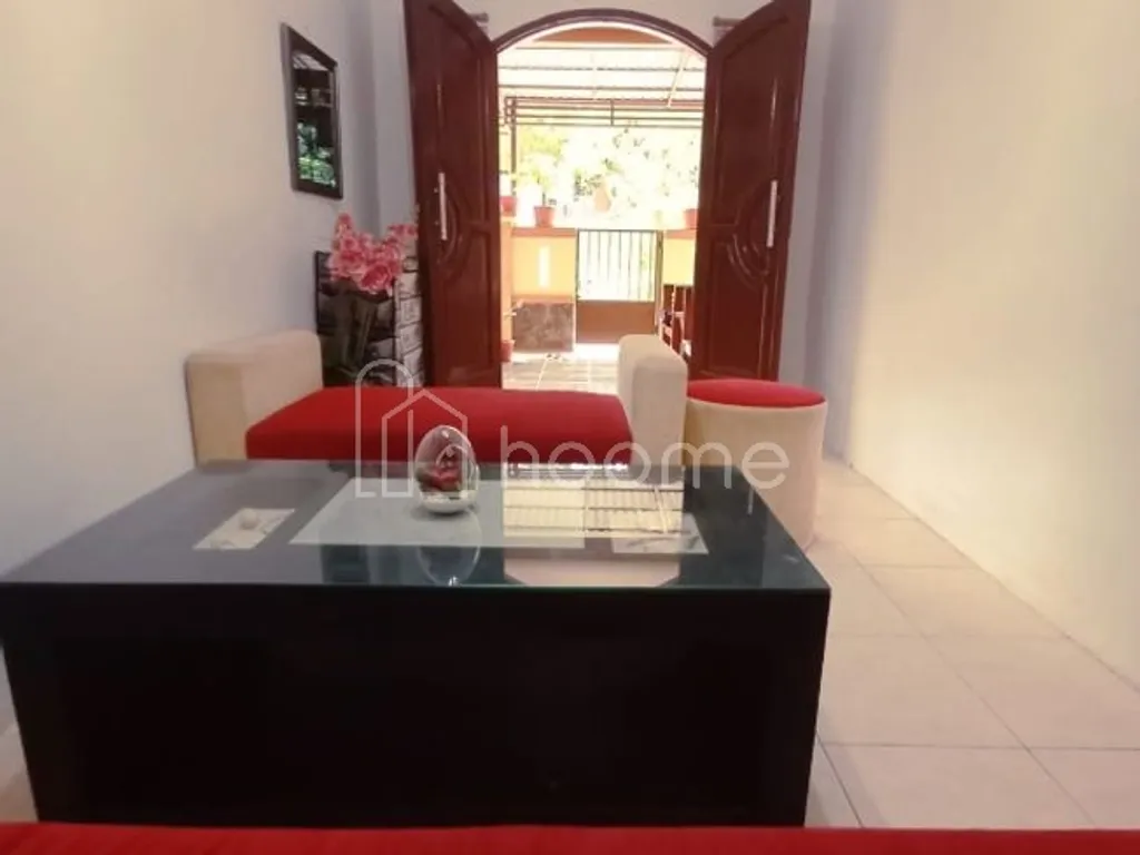 DIJUAL RUMAH FULLFURNISH TENGAH KOTA BERNUANSA MINIMALIS
