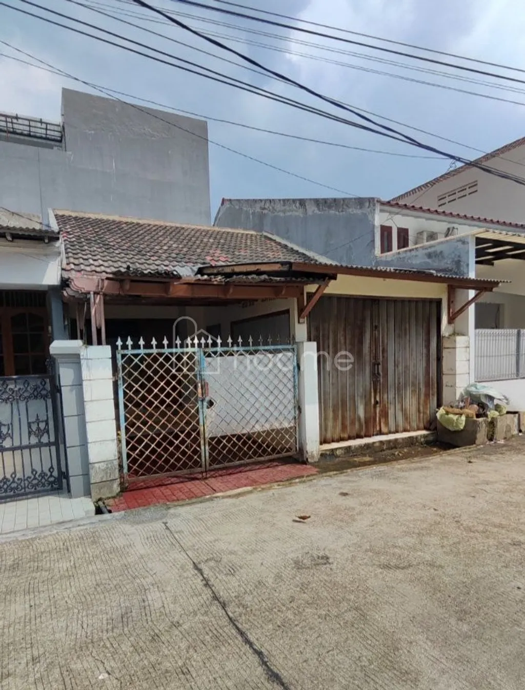 Rumah di Komplek – Lokasi SUPER Strategis!! Dekat Jalan Raya Bogor & Tol Cisalak