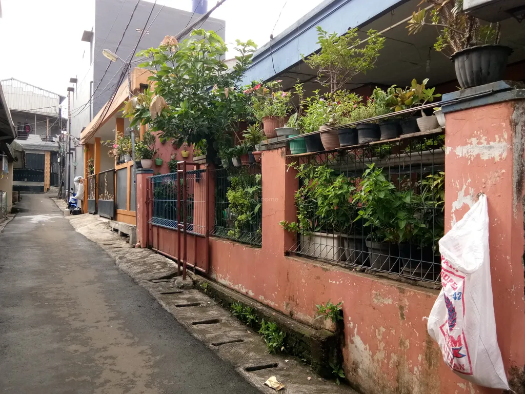 Jual Cepat Rumah 3 KT Strategis Dekat Busway dan Stasiun