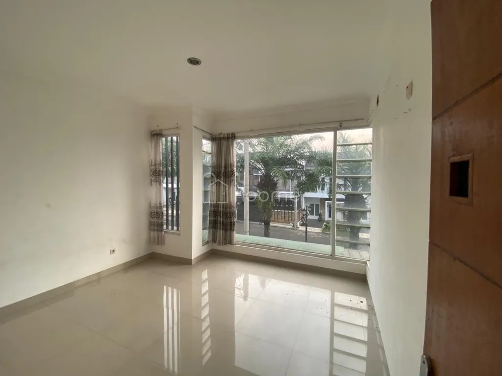 Disewakan Rumah Tinggal 2 Lantai – Akses Mudah & Lokasi Premium