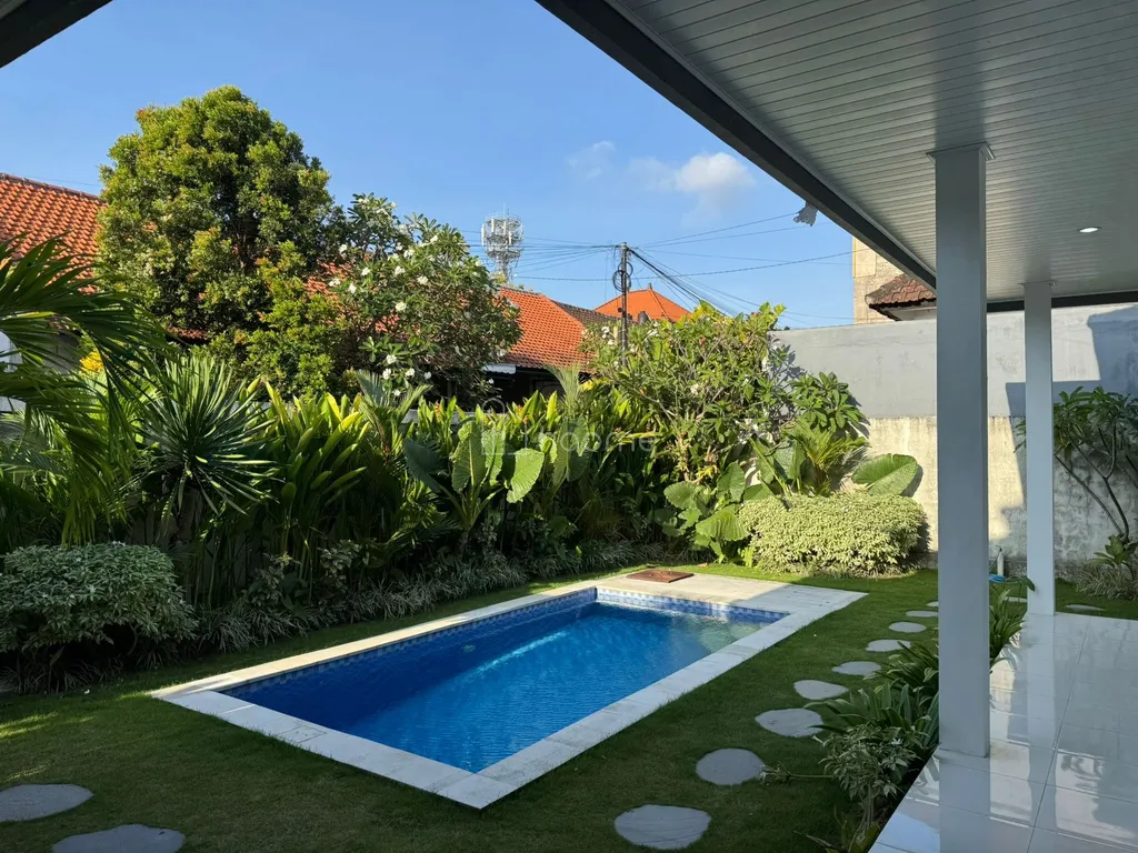 For Rent/ Disewakan villa big gardent at canggu kuta bali