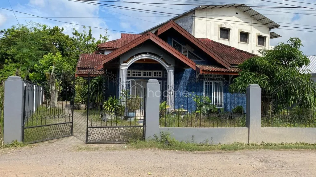 Di jual Rumah 2 Lantai + Bedeng 1 Pintu