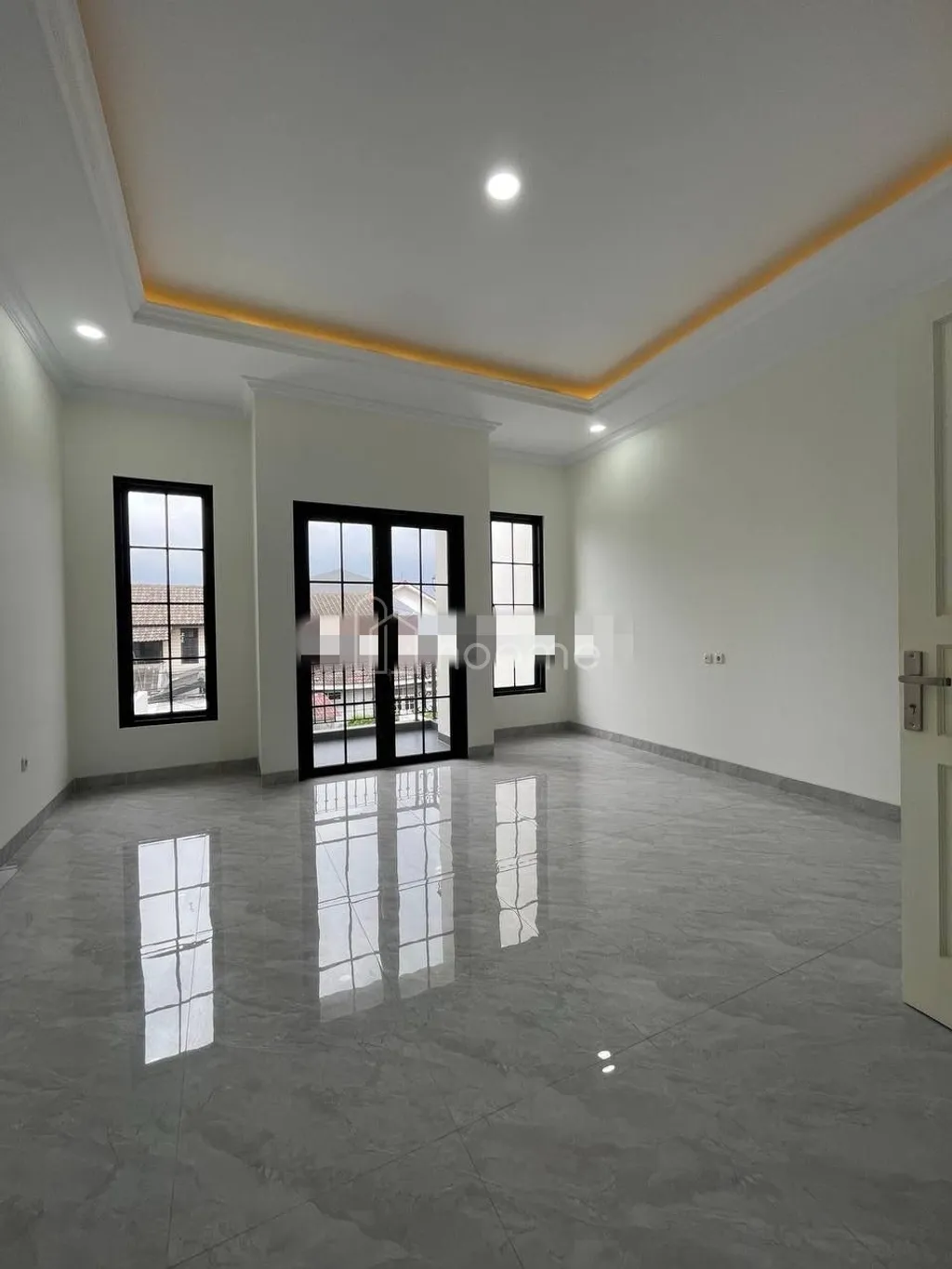 Rumah siap huni American Classic di Joglo Jakbar 