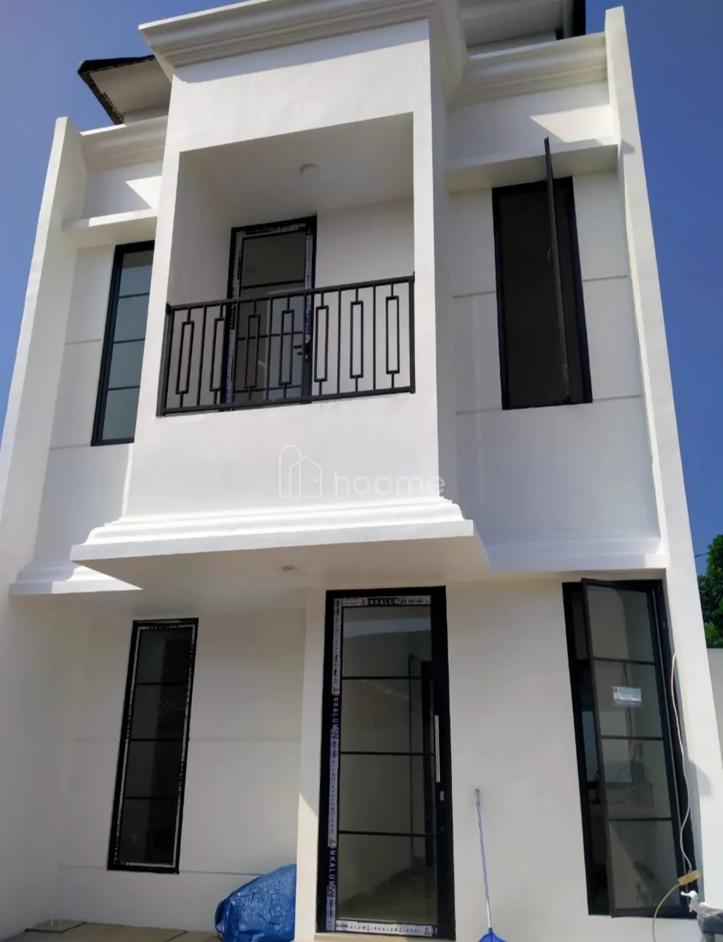 Rumah baru strategis dan private 