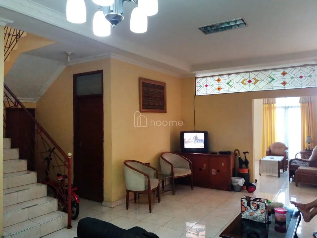 Rumah Luas dan Nyaman Rp3,1 M - SHM
