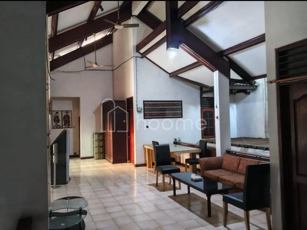 Dijual Rumah & Tempat Usaha di Johar Baru