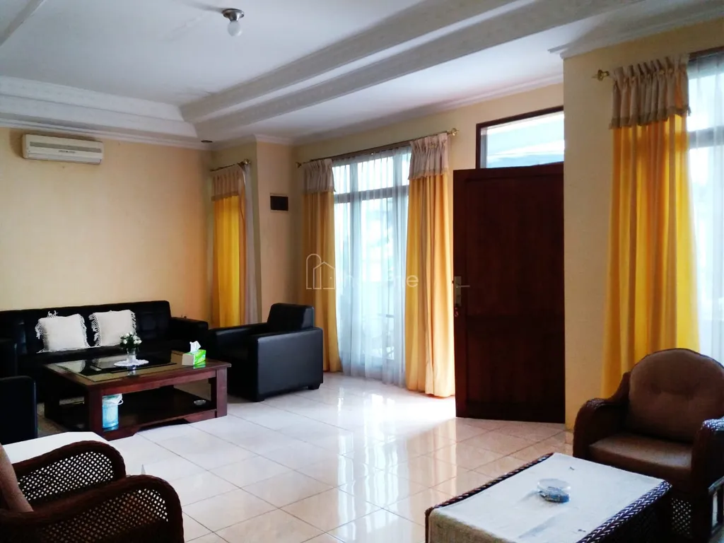 Dijual Rumah Rp2,9 M di Ciputat Luas dan Nyaman - SHM