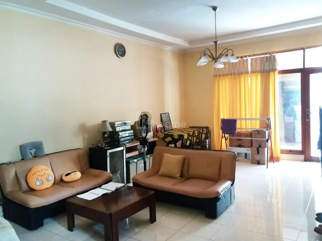 Dijual Rumah Rp2,9 M di Ciputat Luas dan Nyaman - SHM