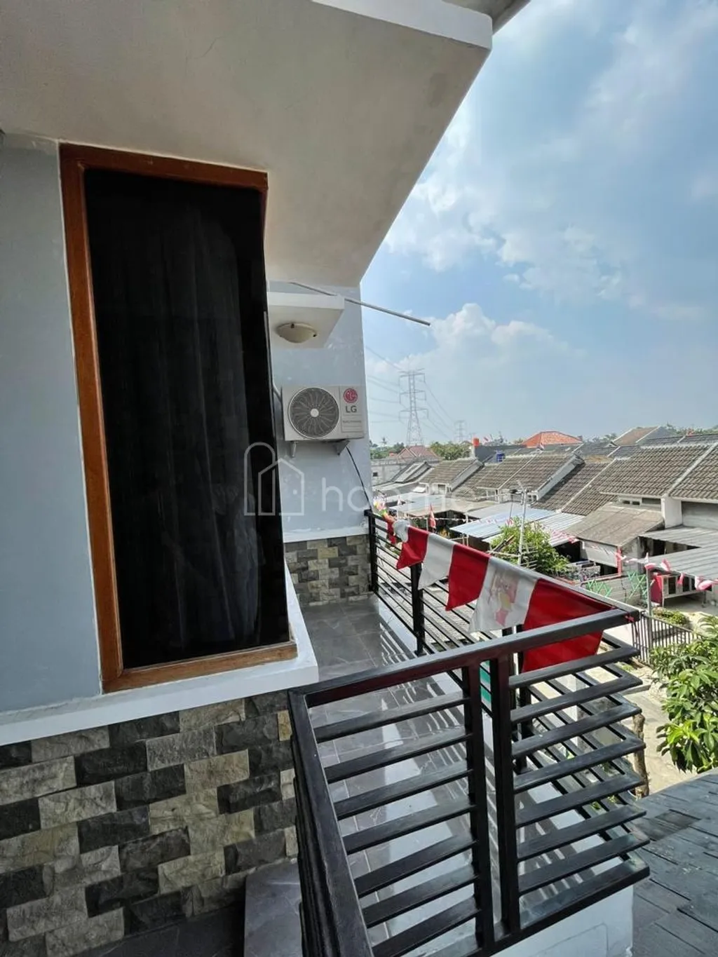 DIJUAL BU! Rumah 2lt 900Jt nego!