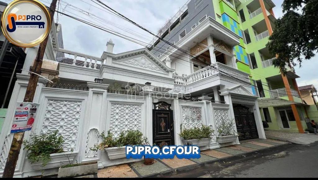 Dijual Rumah Mewah Private Kolam Renang di Duren Sawit Jakarta Timur
