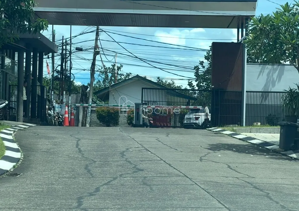 Dijual Cepat – Harga Nego Wajar -Rumah Siap Huni  Grand Residence Pondok Cabe B2-19 |SHM |Bebas Banjir — foto 3 dari 4