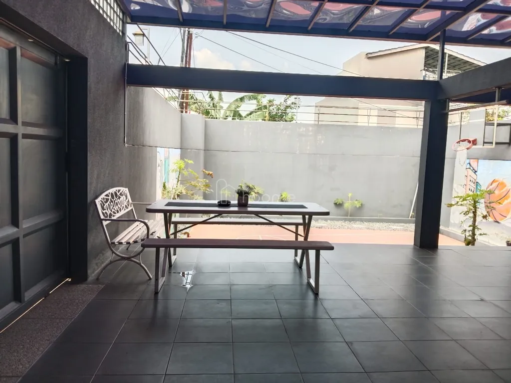 Dijual Rumah 3 Lantai Full Furnish  — foto 4 dari 4