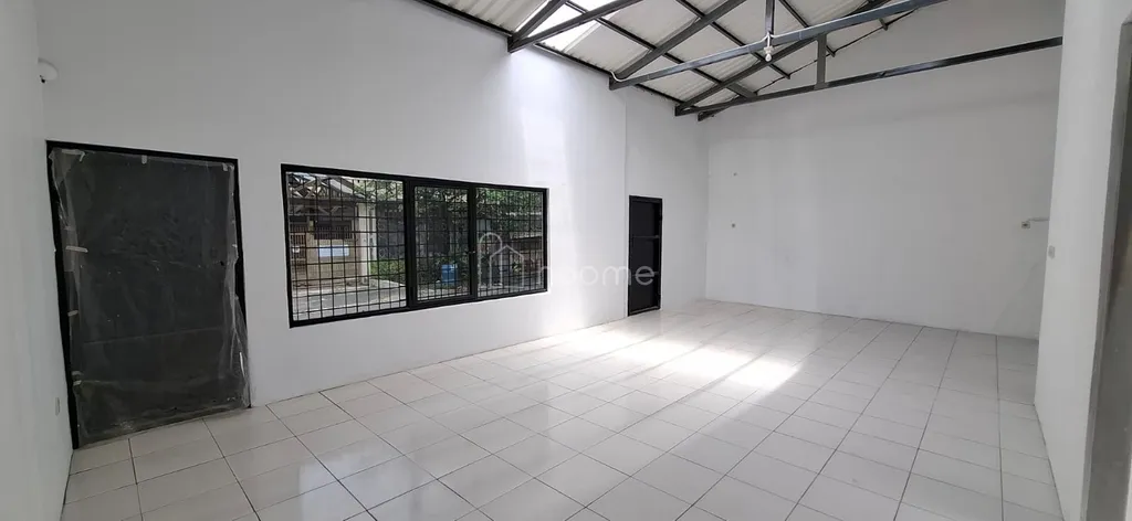 Disewakan tempat usaha pinggir jalan di bandung kota