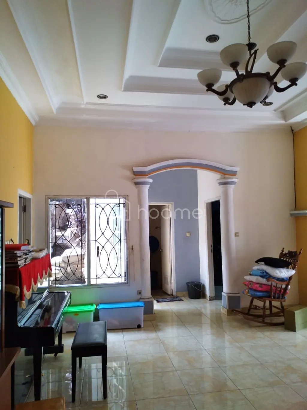 Rumah Dijual Strategis Hadap Timur + 4 Kontrakan & Kios