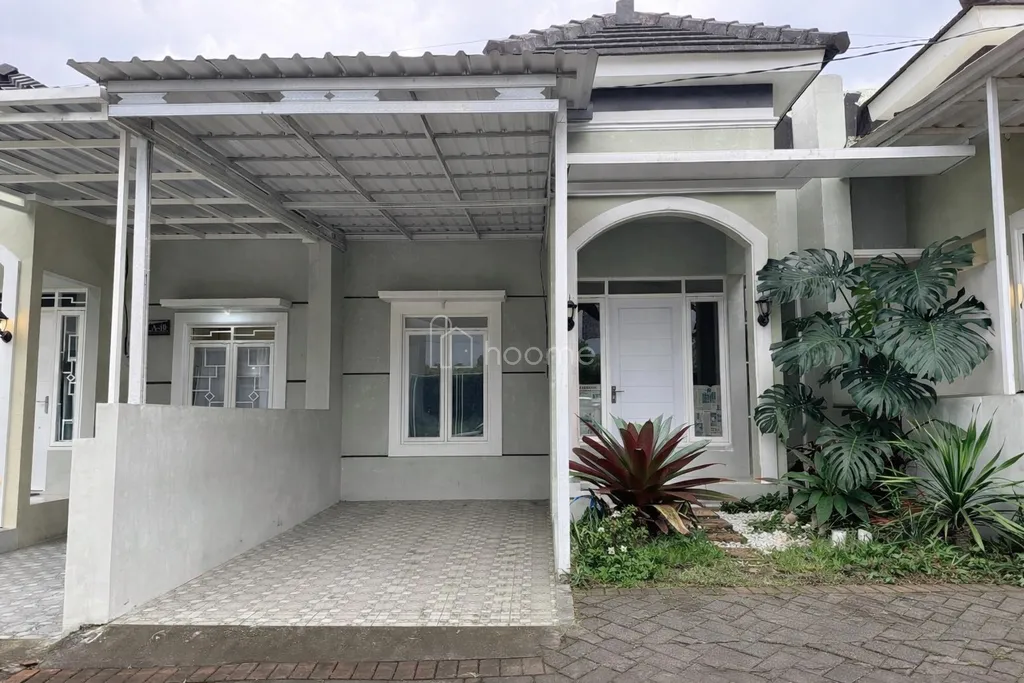 DIJUAL Rumah hunian asri berlokasi strategis di Batu dekat dengan lokasi wisata