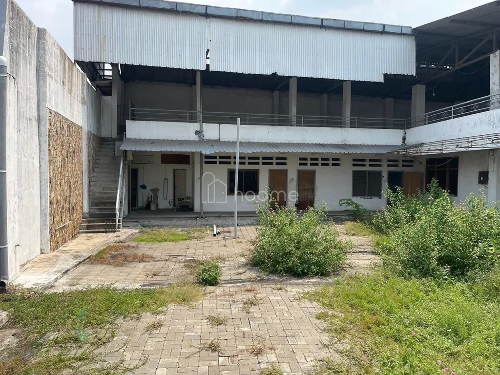 dijual ex-gudang murah di nol jl raya usman sadar GRESIK