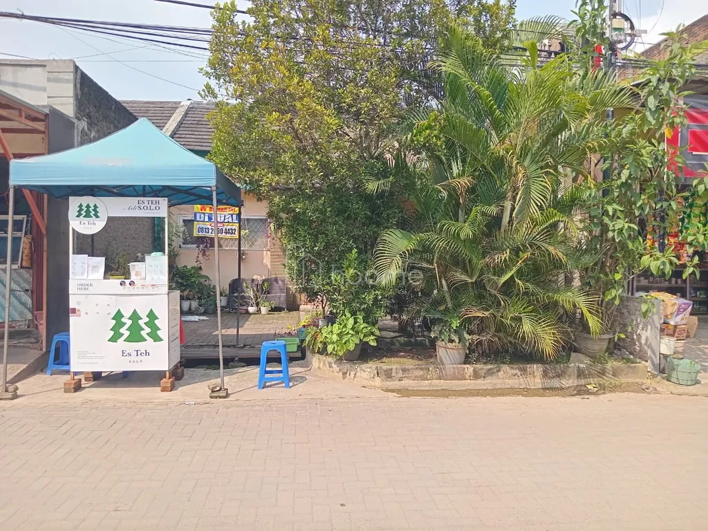 Jual Cepat, Nego Serius. Rumah Pinggir Jalan Utama Cocok Untuk Usaha.