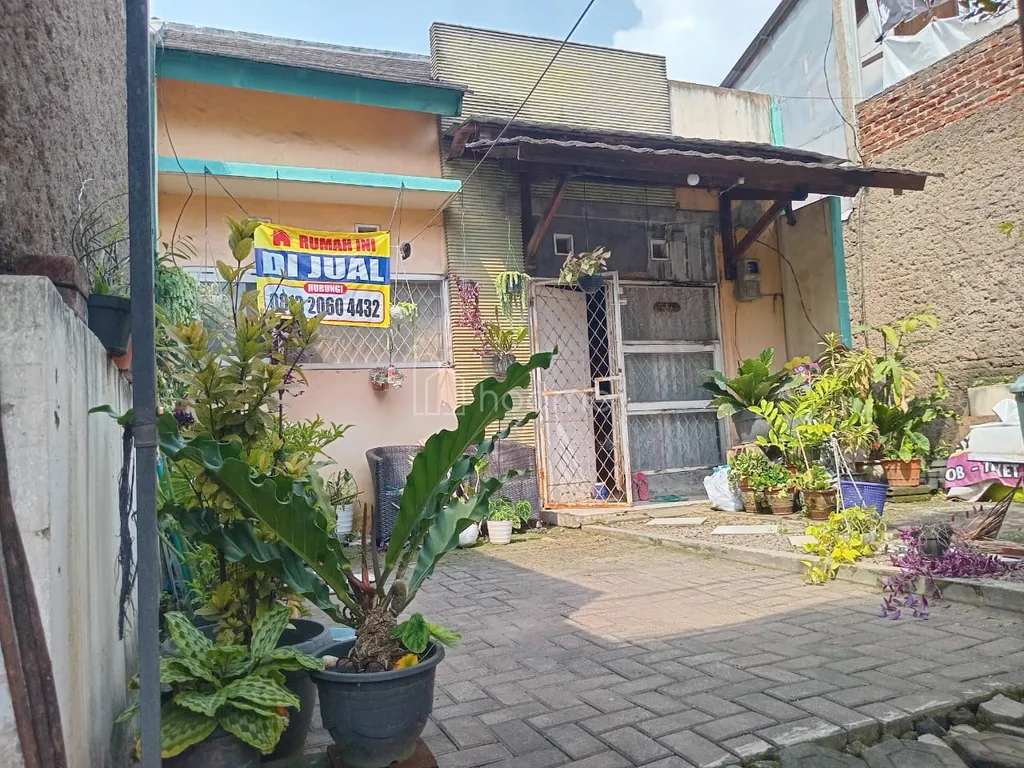 Jual Cepat, Nego Serius. Rumah Pinggir Jalan Utama Cocok Untuk Usaha.